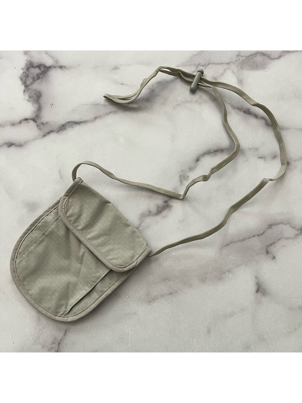 Lewis N Clark tan travel pouch
